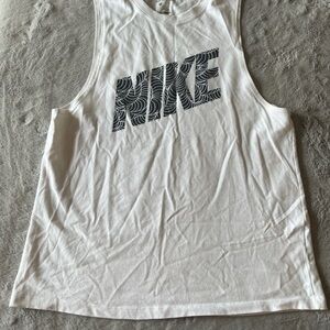 Nike Men’s White Graphic Muscle Tank Size Small